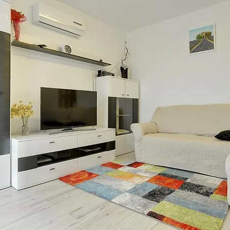 Apartament Elviana *