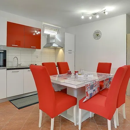 Elviana Apartament *