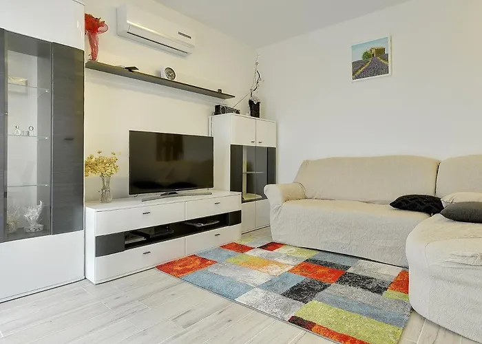 Apartament Elviana *